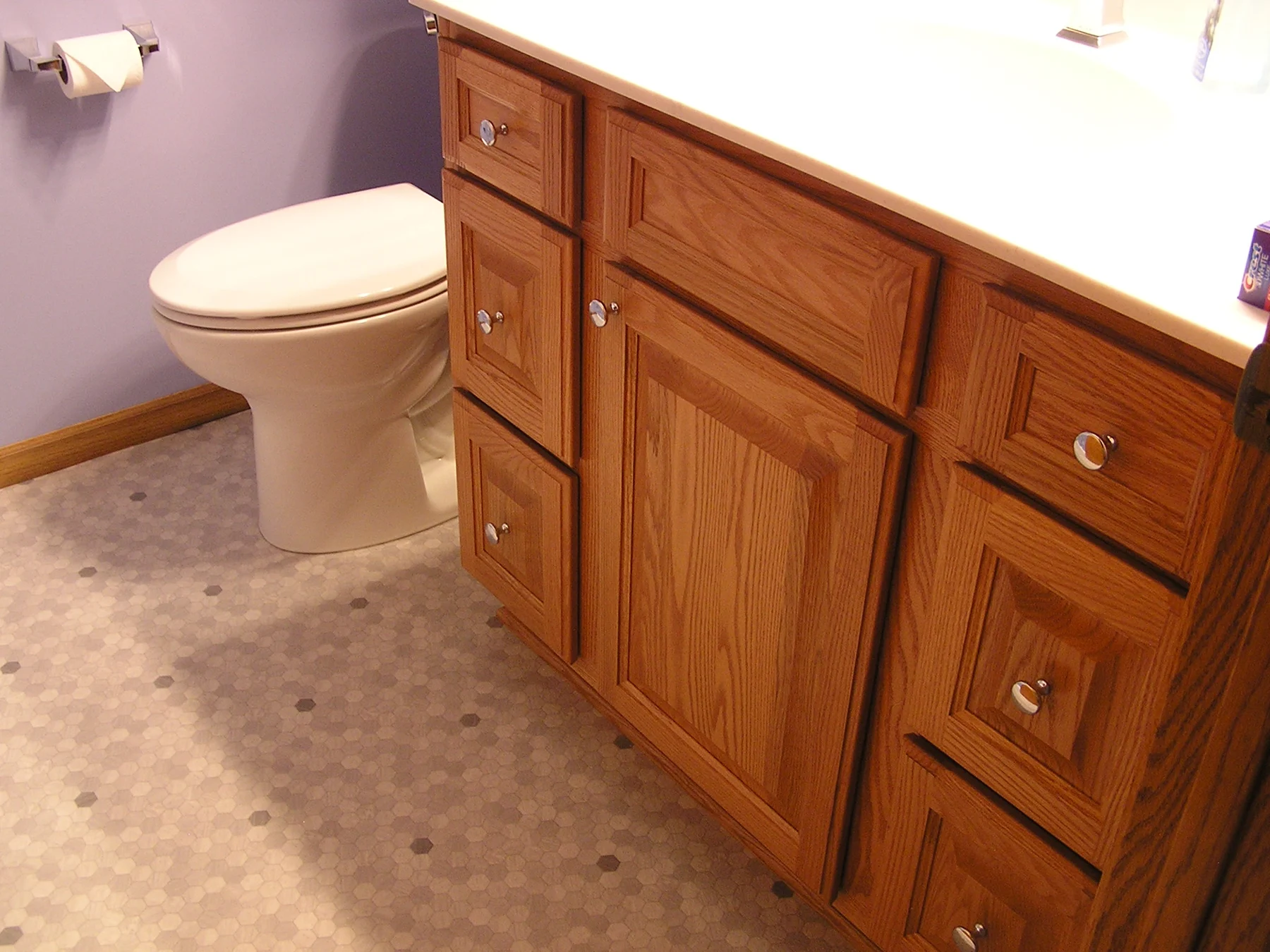 Gray-Toned Bathroom
